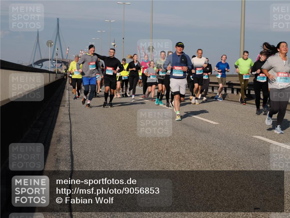 03.10.2025 - Köhlbrandbrückenlauf Fabian Wolf http://msf.ph/oto/9056853 03.10.2025 10:03:40 Position 3 2456 meine-sportfotos.de