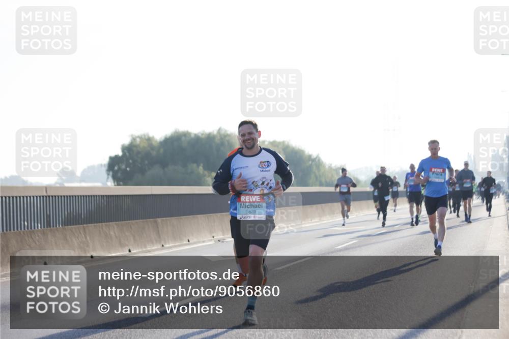 03.10.2025 - Köhlbrandbrückenlauf Jannik Wohlers http://msf.ph/oto/9056860 03.10.2025 09:13:21 Position 3 2879 meine-sportfotos.de