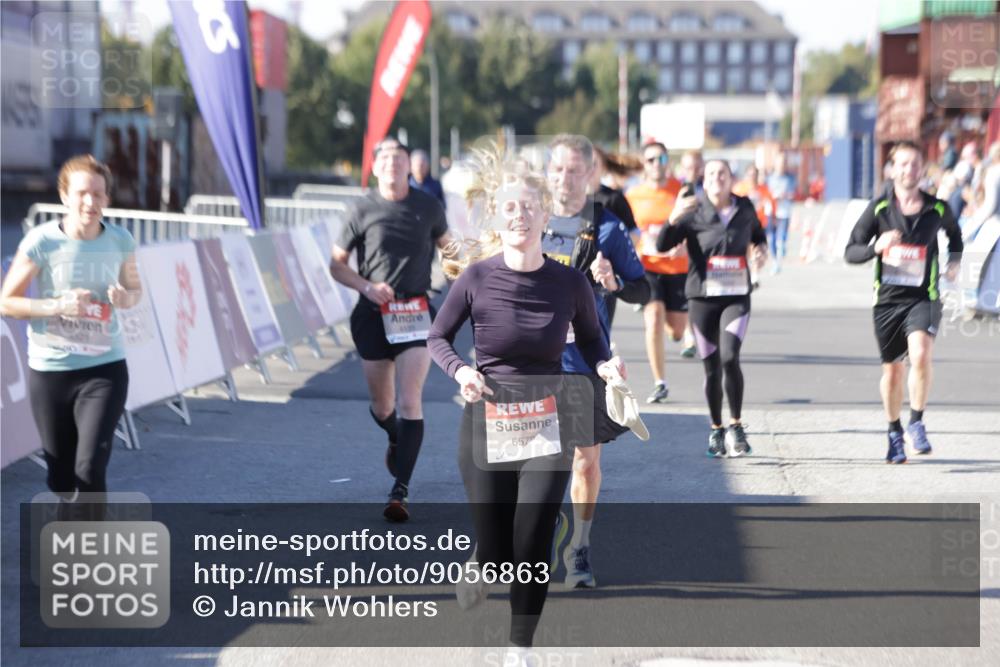03.10.2025 - Köhlbrandbrückenlauf Jannik Wohlers http://msf.ph/oto/9056863 03.10.2025 13:11:10 Ziel 4135, 4506, 4521, 5218, 5258, 5522, 6272, 6330, 6449, 6450, 6572, 6727, 6751, 6797 meine-sportfotos.de