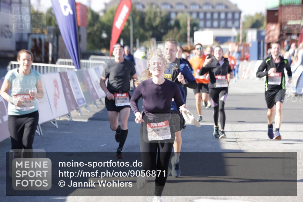03.10.2025 - Köhlbrandbrückenlauf Jannik Wohlers http://msf.ph/oto/9056871 03.10.2025 13:11:10 Ziel 4135, 4506, 4521, 5218, 5258, 5522, 6272, 6330, 6449, 6450, 6572, 6727, 6751, 6797 meine-sportfotos.de
