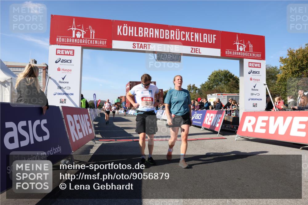 03.10.2025 - Köhlbrandbrückenlauf Lena Gebhardt http://msf.ph/oto/9056879 03.10.2025 13:08:41 Ziel 4195, 4213, 4320, 4417, 5792, 6232, 6424, 6534, 6805 meine-sportfotos.de