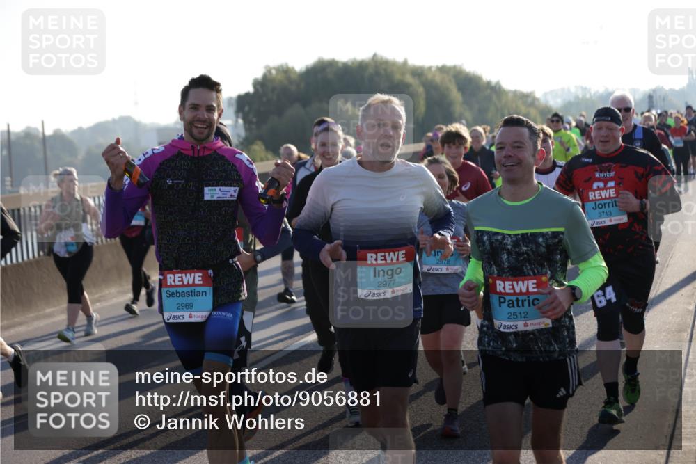03.10.2025 - Köhlbrandbrückenlauf Jannik Wohlers http://msf.ph/oto/9056881 03.10.2025 09:21:05 Position 3 30, 2969, 3713, 2977, 2978, 2512, 64 meine-sportfotos.de