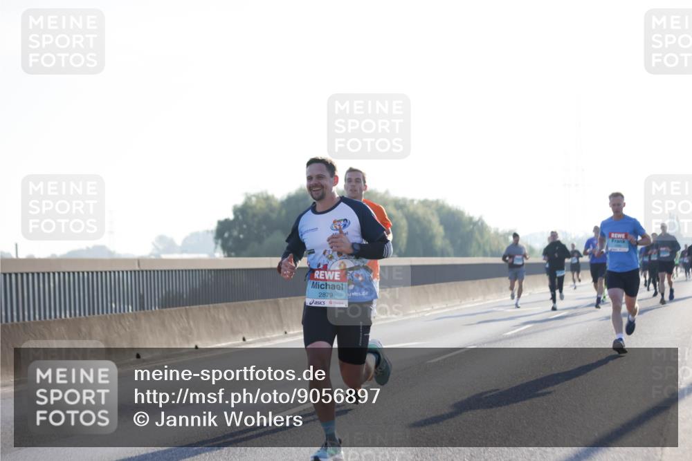 03.10.2025 - Köhlbrandbrückenlauf Jannik Wohlers http://msf.ph/oto/9056897 03.10.2025 09:13:22 Position 3 2879 meine-sportfotos.de