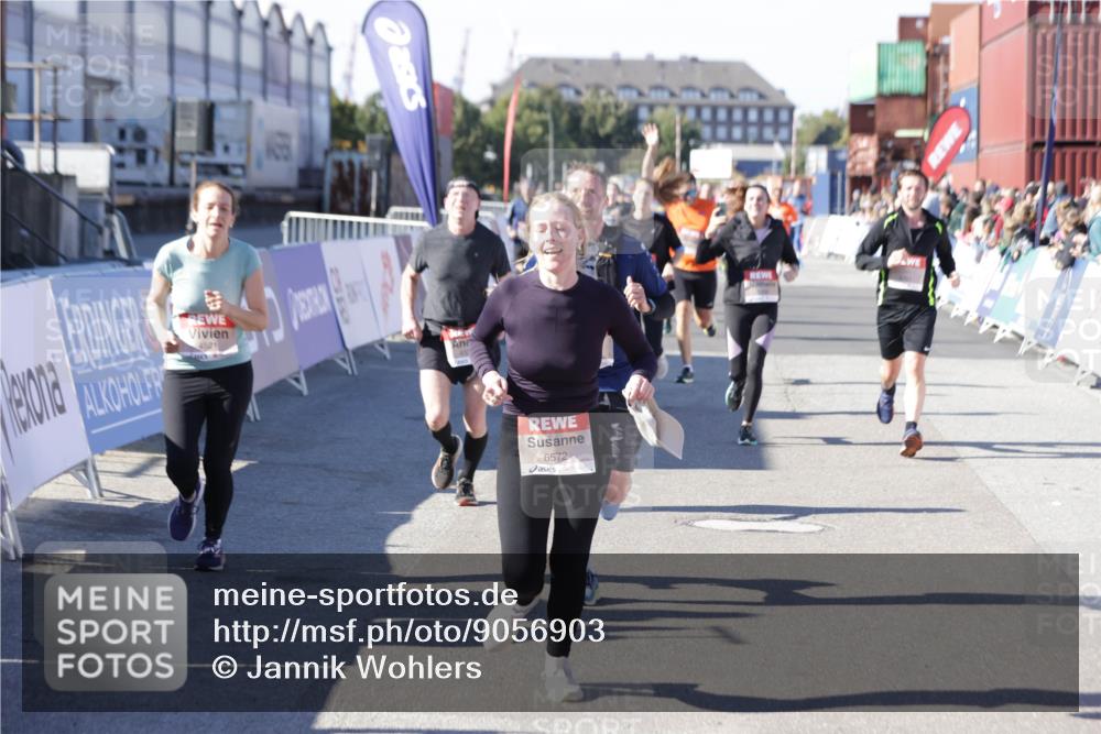 03.10.2025 - Köhlbrandbrückenlauf Jannik Wohlers http://msf.ph/oto/9056903 03.10.2025 13:11:12 Ziel 4135, 4506, 4521, 5218, 5258, 5522, 6272, 6330, 6449, 6450, 6572, 6727, 6751 meine-sportfotos.de