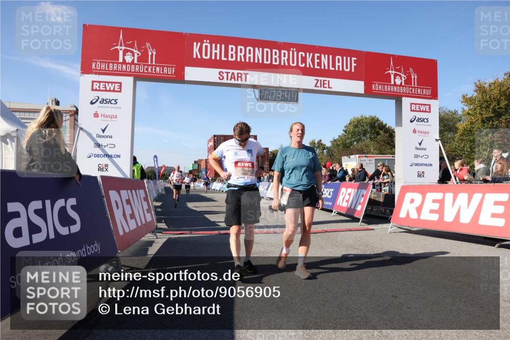 03.10.2025 - Köhlbrandbrückenlauf Lena Gebhardt http://msf.ph/oto/9056905 03.10.2025 13:08:41 Ziel 4195, 4213, 4320, 4417, 5792, 6232, 6424, 6534, 6805 meine-sportfotos.de