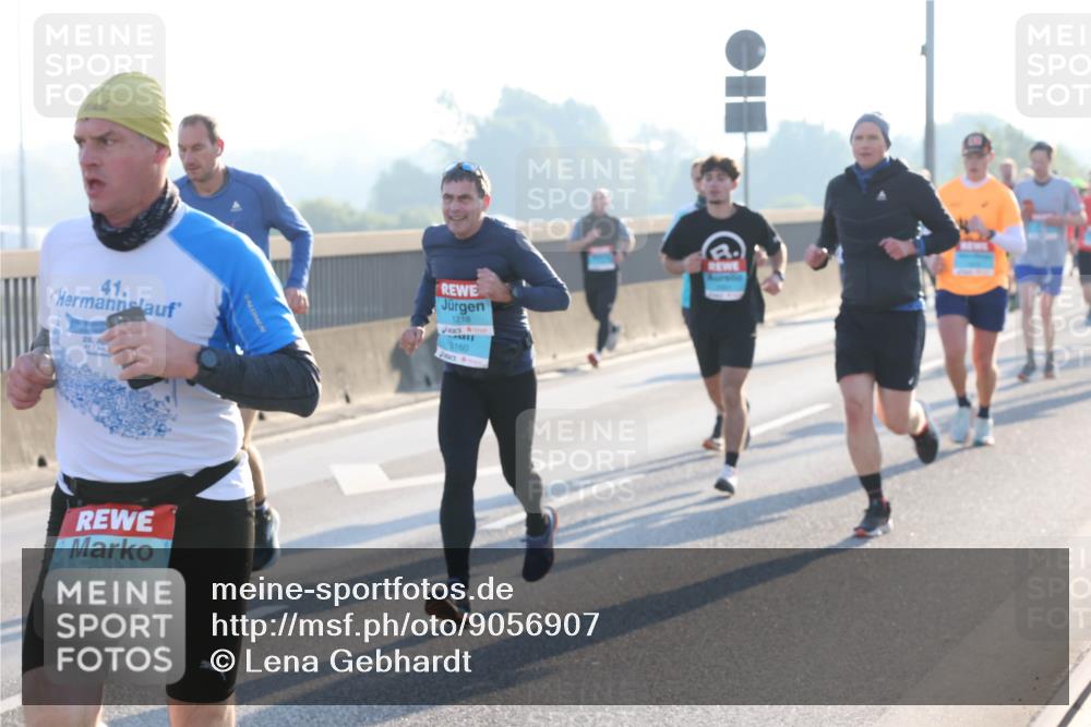 03.10.2025 - Köhlbrandbrückenlauf Lena Gebhardt http://msf.ph/oto/9056907 03.10.2025 09:17:42 Position 1 41, 1218, 3160, 29, 1116 meine-sportfotos.de