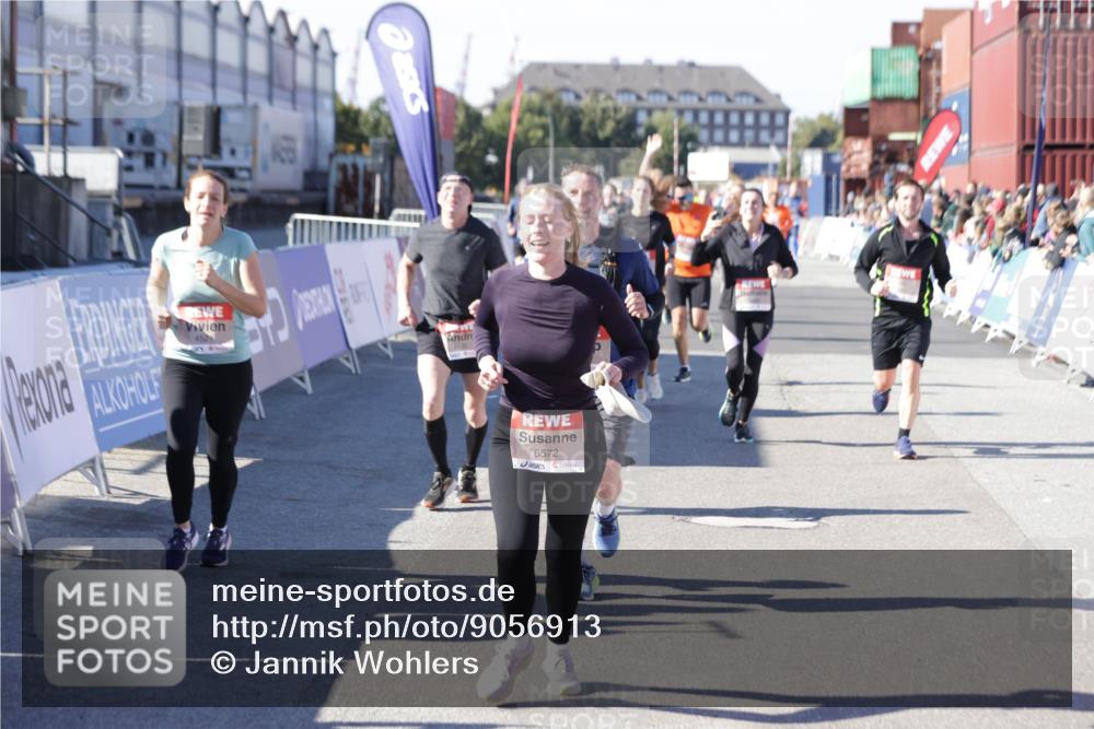 03.10.2025 - Köhlbrandbrückenlauf Jannik Wohlers http://msf.ph/oto/9056913 03.10.2025 13:11:12 Ziel 4135, 4506, 4521, 5218, 5258, 5522, 6272, 6330, 6449, 6450, 6572, 6727, 6751 meine-sportfotos.de