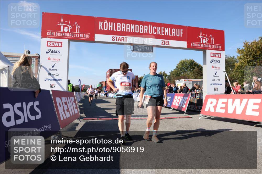 03.10.2025 - Köhlbrandbrückenlauf Lena Gebhardt http://msf.ph/oto/9056919 03.10.2025 13:08:41 Ziel 4195, 4213, 4320, 4417, 5792, 6232, 6424, 6534, 6805 meine-sportfotos.de