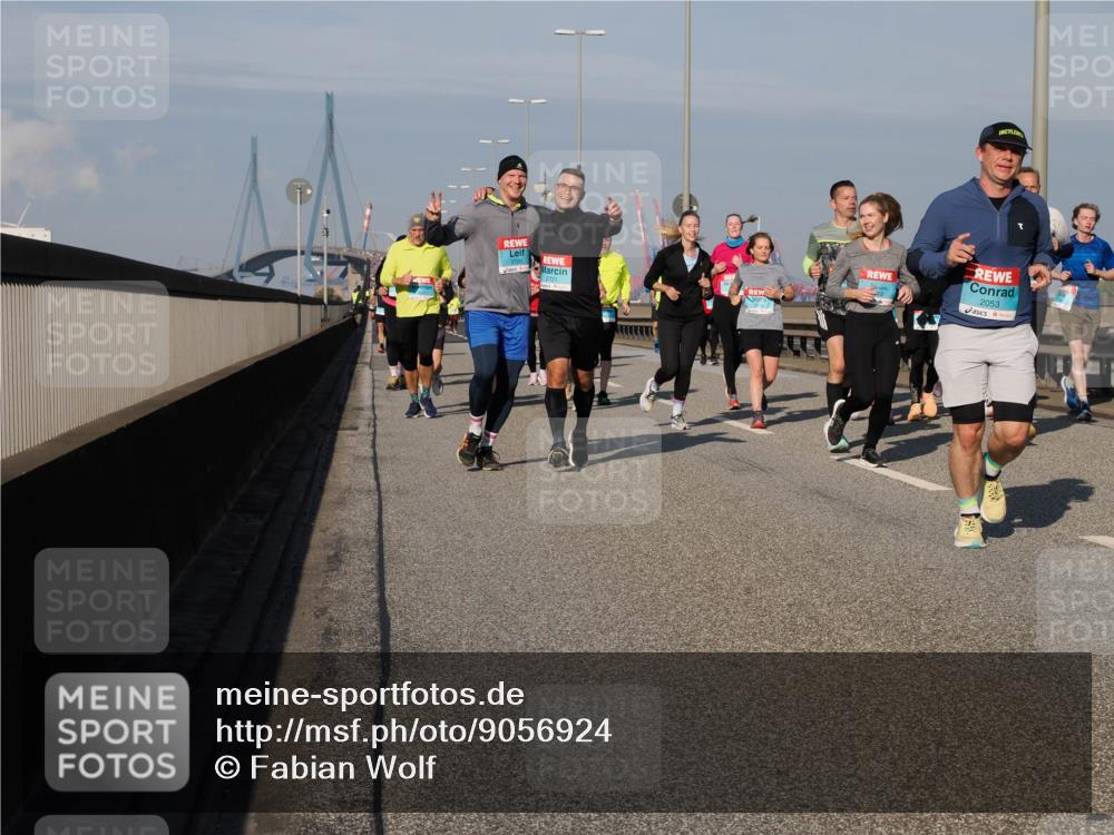03.10.2025 - Köhlbrandbrückenlauf Fabian Wolf http://msf.ph/oto/9056924 03.10.2025 10:03:42 Position 3 2721, 2053 meine-sportfotos.de