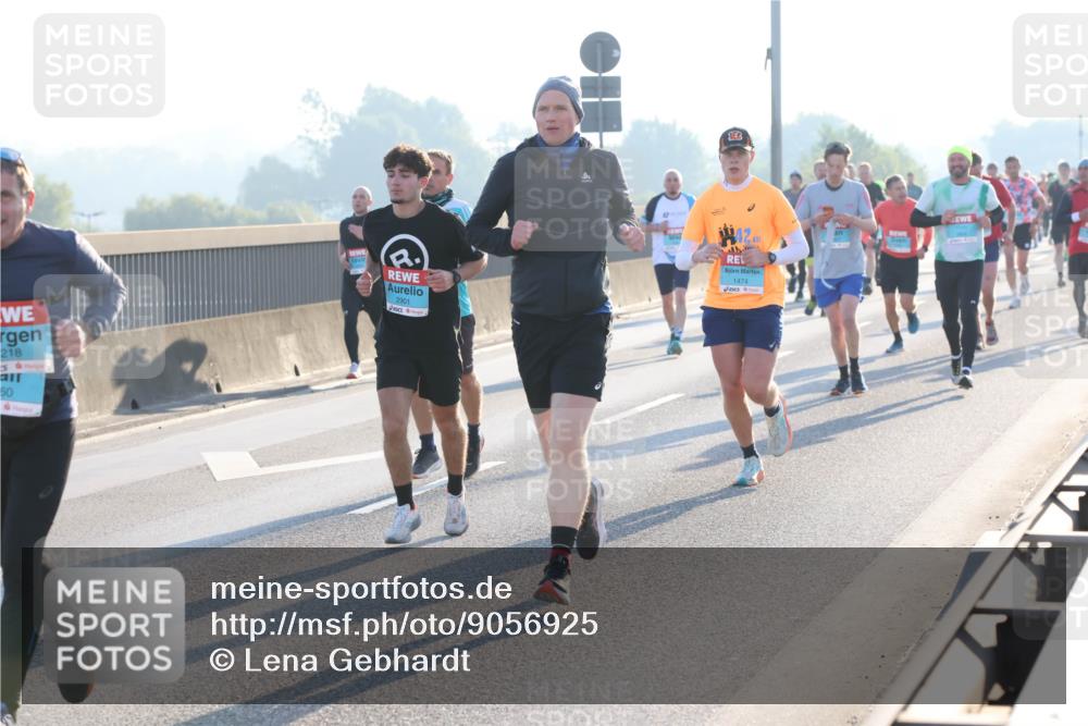 03.10.2025 - Köhlbrandbrückenlauf Lena Gebhardt http://msf.ph/oto/9056925 03.10.2025 09:17:43 Position 1 218, 60, 2901, 1474 meine-sportfotos.de