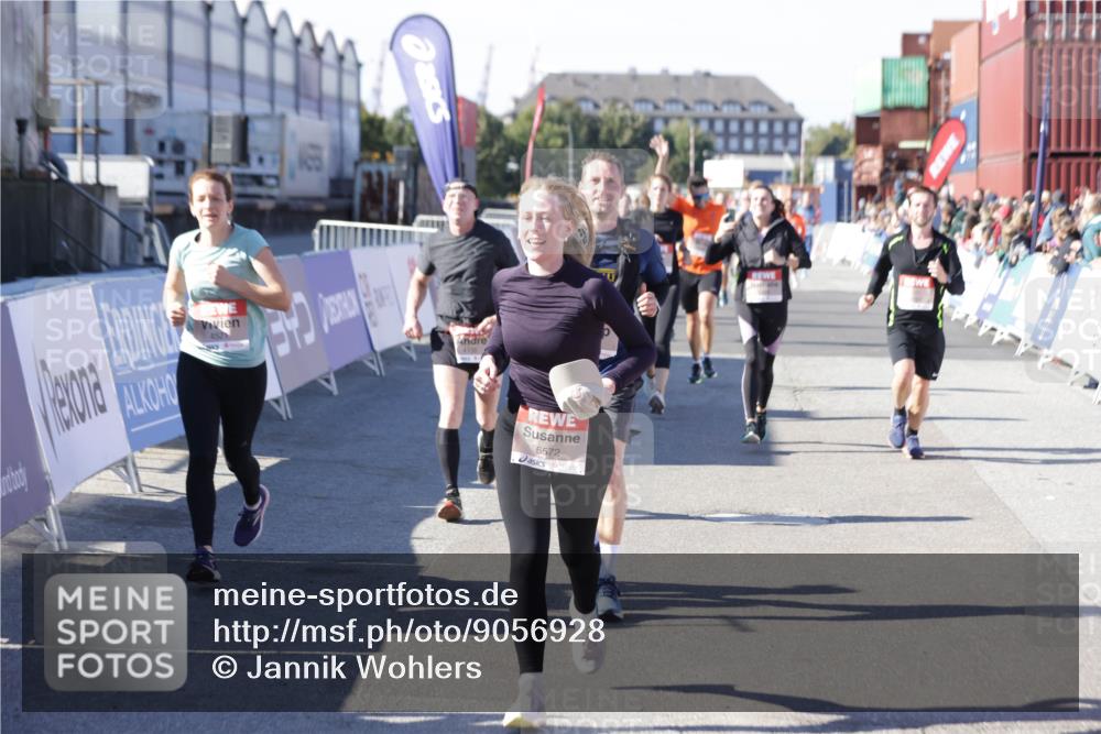 03.10.2025 - Köhlbrandbrückenlauf Jannik Wohlers http://msf.ph/oto/9056928 03.10.2025 13:11:12 Ziel 4135, 4506, 4521, 5218, 5258, 5522, 6272, 6330, 6449, 6450, 6572, 6727, 6751 meine-sportfotos.de