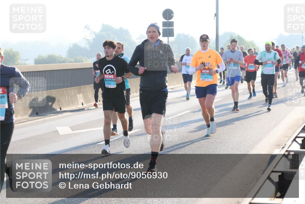 03.10.2025 - Köhlbrandbrückenlauf Lena Gebhardt http://msf.ph/oto/9056930 03.10.2025 09:17:43 Position 1 2901, 1, 12, 42, 1474 meine-sportfotos.de