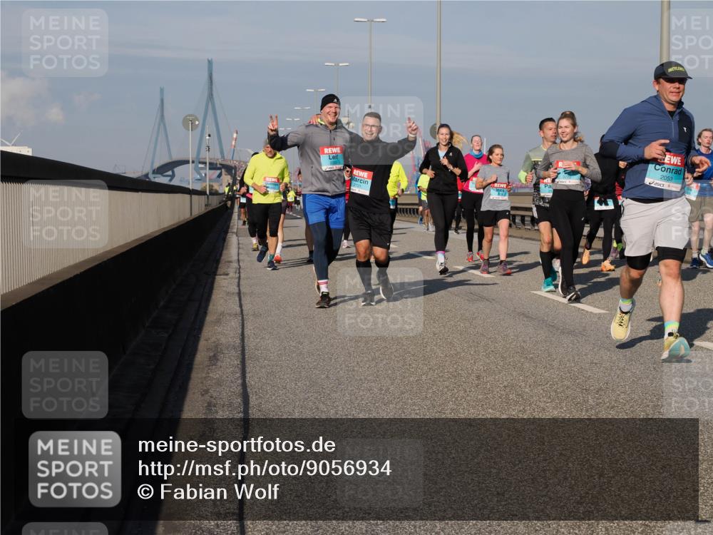 03.10.2025 - Köhlbrandbrückenlauf Fabian Wolf http://msf.ph/oto/9056934 03.10.2025 10:03:42 Position 3 2721, 2053 meine-sportfotos.de