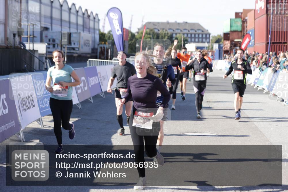 03.10.2025 - Köhlbrandbrückenlauf Jannik Wohlers http://msf.ph/oto/9056935 03.10.2025 13:11:12 Ziel 4135, 4506, 4521, 5218, 5258, 5522, 6272, 6330, 6449, 6450, 6572, 6727, 6751 meine-sportfotos.de