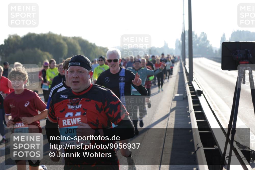 03.10.2025 - Köhlbrandbrückenlauf Jannik Wohlers http://msf.ph/oto/9056937 03.10.2025 09:21:06 Position 3 3727, 3713 meine-sportfotos.de