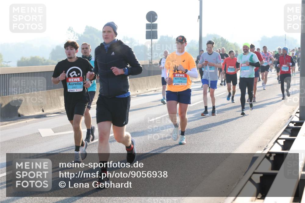03.10.2025 - Köhlbrandbrückenlauf Lena Gebhardt http://msf.ph/oto/9056938 03.10.2025 09:17:43 Position 1 2901, 1474 meine-sportfotos.de
