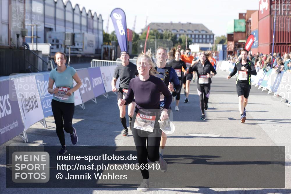 03.10.2025 - Köhlbrandbrückenlauf Jannik Wohlers http://msf.ph/oto/9056940 03.10.2025 13:11:12 Ziel 4135, 4506, 4521, 5218, 5258, 5522, 6272, 6330, 6449, 6450, 6572, 6727, 6751 meine-sportfotos.de