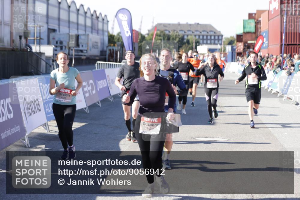 03.10.2025 - Köhlbrandbrückenlauf Jannik Wohlers http://msf.ph/oto/9056942 03.10.2025 13:11:12 Ziel 4135, 4506, 4521, 5218, 5258, 5522, 6272, 6330, 6449, 6450, 6572, 6727, 6751 meine-sportfotos.de