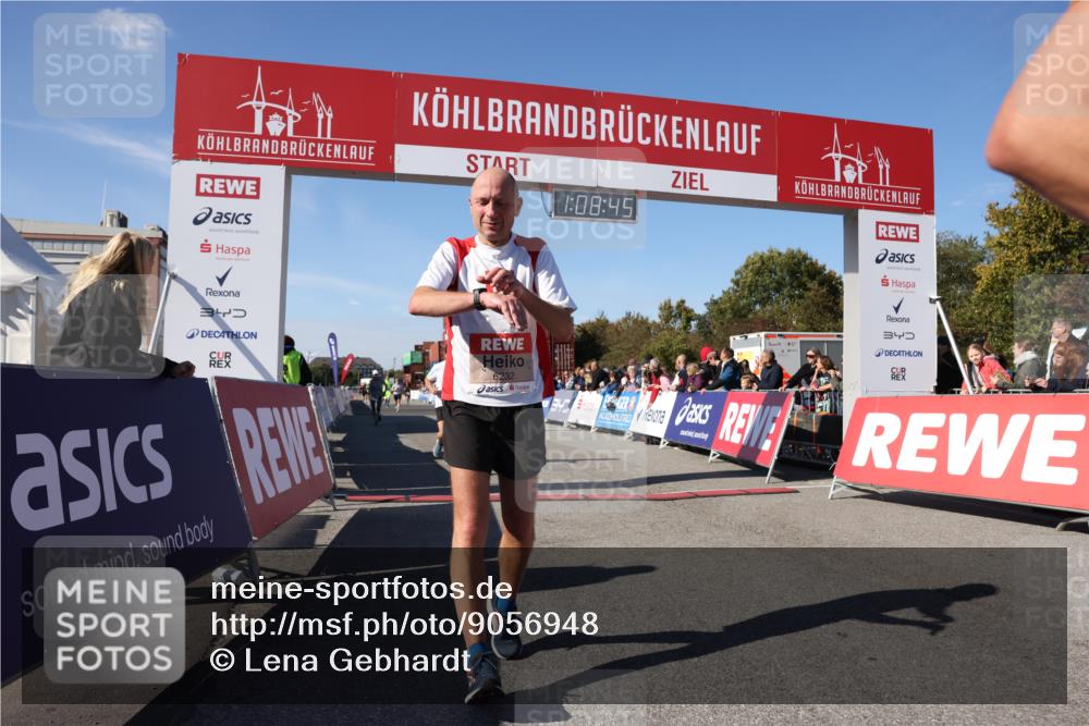 03.10.2025 - Köhlbrandbrückenlauf Lena Gebhardt http://msf.ph/oto/9056948 03.10.2025 13:08:46 Ziel 4213, 4340, 6034, 6232, 6233, 6424, 6805 meine-sportfotos.de