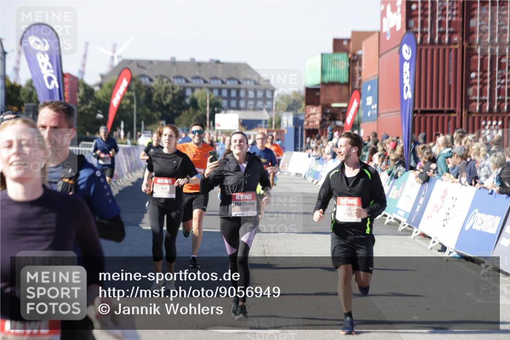 03.10.2025 - Köhlbrandbrückenlauf Jannik Wohlers http://msf.ph/oto/9056949 03.10.2025 13:11:13 Ziel 4135, 4521, 5218, 5258, 5522, 6272, 6572, 6685, 6686, 6727, 6751 meine-sportfotos.de