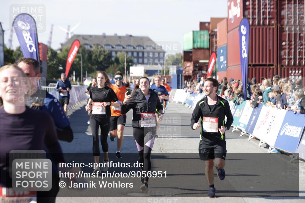 03.10.2025 - Köhlbrandbrückenlauf Jannik Wohlers http://msf.ph/oto/9056951 03.10.2025 13:11:13 Ziel 4135, 4521, 5218, 5258, 5522, 6272, 6572, 6685, 6686, 6727, 6751 meine-sportfotos.de