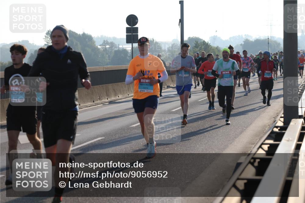 03.10.2025 - Köhlbrandbrückenlauf Lena Gebhardt http://msf.ph/oto/9056952 03.10.2025 09:17:44 Position 1 942, 14447, 1474 meine-sportfotos.de