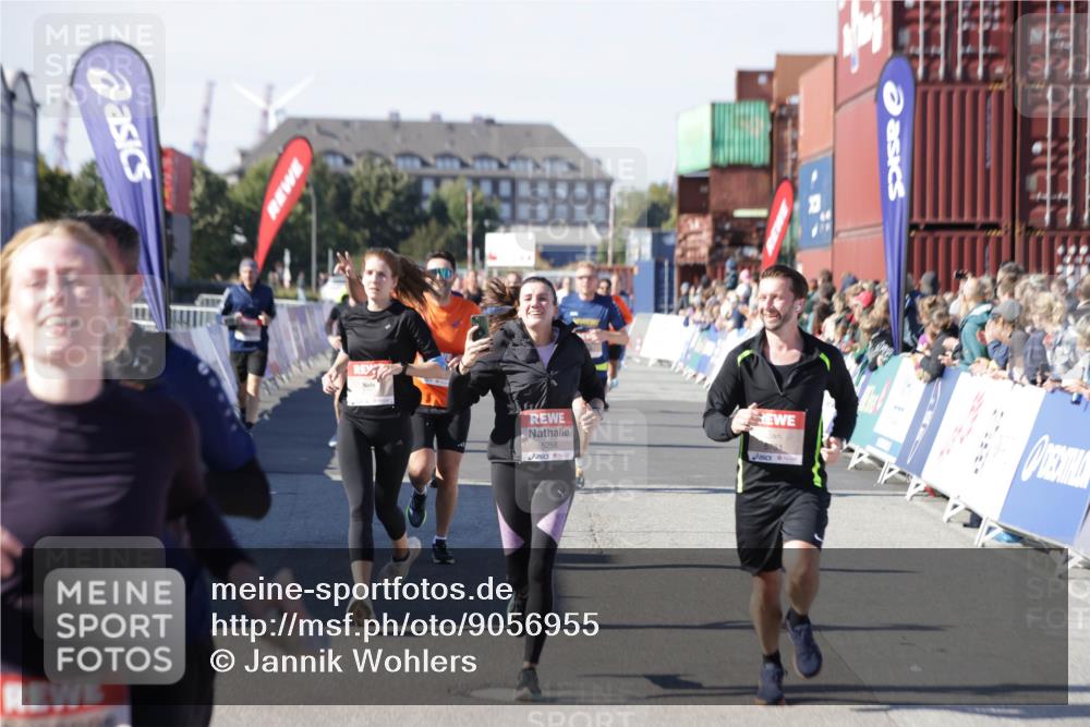 03.10.2025 - Köhlbrandbrückenlauf Jannik Wohlers http://msf.ph/oto/9056955 03.10.2025 13:11:13 Ziel 4135, 4521, 5218, 5258, 5522, 6272, 6572, 6685, 6686, 6727, 6751 meine-sportfotos.de