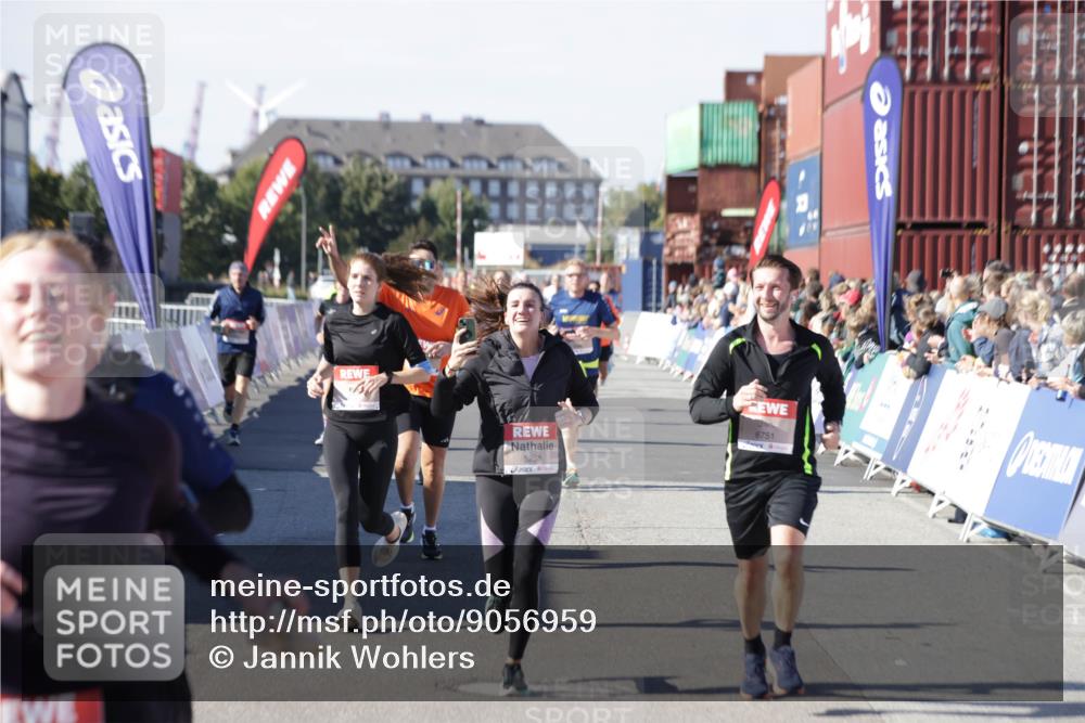 03.10.2025 - Köhlbrandbrückenlauf Jannik Wohlers http://msf.ph/oto/9056959 03.10.2025 13:11:13 Ziel 4135, 4521, 5218, 5258, 5522, 6272, 6572, 6685, 6686, 6727, 6751 meine-sportfotos.de