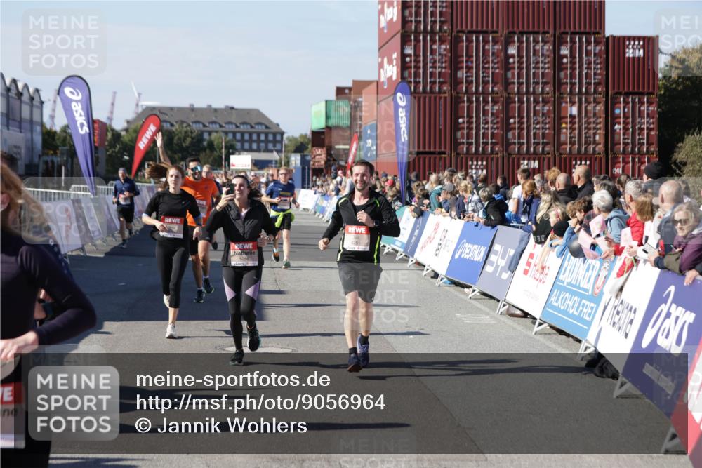 03.10.2025 - Köhlbrandbrückenlauf Jannik Wohlers http://msf.ph/oto/9056964 03.10.2025 13:11:13 Ziel 4135, 4521, 5218, 5258, 5522, 6272, 6572, 6685, 6686, 6727, 6751 meine-sportfotos.de