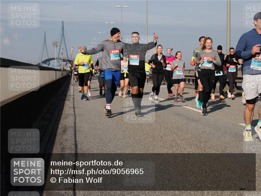 03.10.2025 - Köhlbrandbrückenlauf Fabian Wolf http://msf.ph/oto/9056965 03.10.2025 10:03:42 Position 3 2720, 2721, 978, 2, 205 meine-sportfotos.de