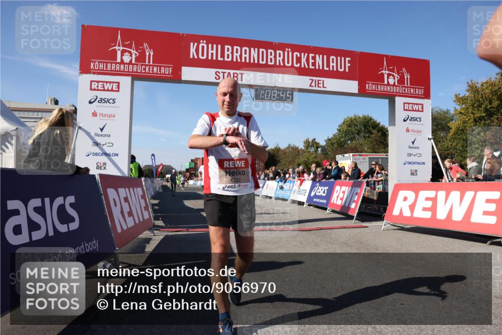 03.10.2025 - Köhlbrandbrückenlauf Lena Gebhardt http://msf.ph/oto/9056970 03.10.2025 13:08:46 Ziel 4213, 4340, 6034, 6232, 6233, 6424, 6805 meine-sportfotos.de