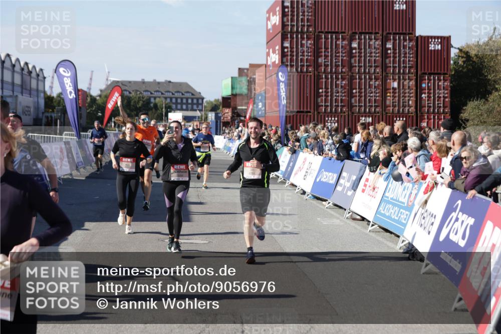 03.10.2025 - Köhlbrandbrückenlauf Jannik Wohlers http://msf.ph/oto/9056976 03.10.2025 13:11:14 Ziel 4135, 4521, 5218, 5258, 5522, 5754, 6272, 6572, 6685, 6686, 6727, 6751 meine-sportfotos.de