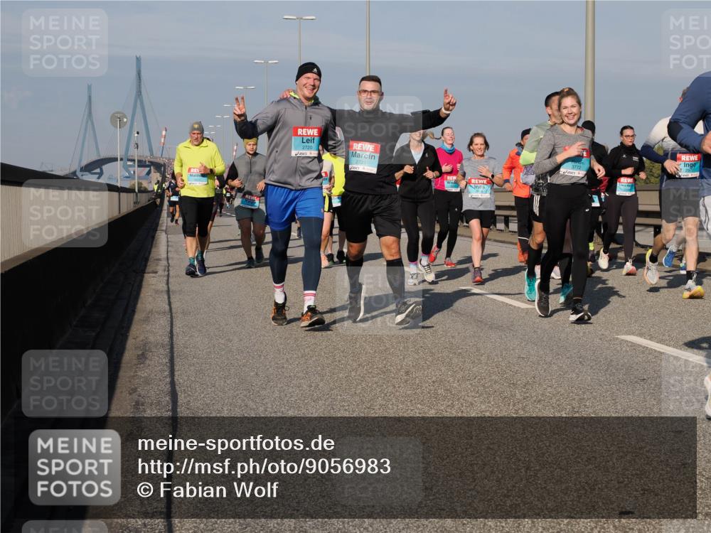03.10.2025 - Köhlbrandbrückenlauf Fabian Wolf http://msf.ph/oto/9056983 03.10.2025 10:03:43 Position 3 2720, 2721, 3772, 2973 meine-sportfotos.de