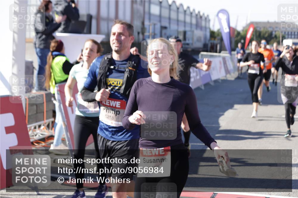 03.10.2025 - Köhlbrandbrückenlauf Jannik Wohlers http://msf.ph/oto/9056984 03.10.2025 13:11:14 Ziel 4135, 4521, 5218, 5258, 5522, 5754, 6272, 6572, 6685, 6686, 6727, 6751 meine-sportfotos.de