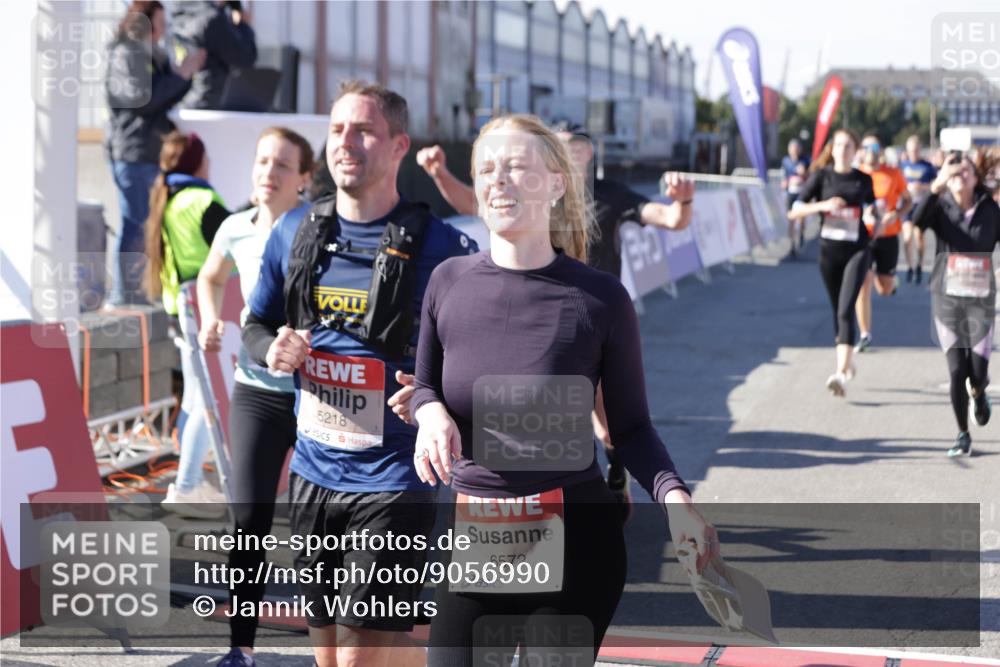03.10.2025 - Köhlbrandbrückenlauf Jannik Wohlers http://msf.ph/oto/9056990 03.10.2025 13:11:14 Ziel 4135, 4521, 5218, 5258, 5522, 5754, 6272, 6572, 6685, 6686, 6727, 6751 meine-sportfotos.de