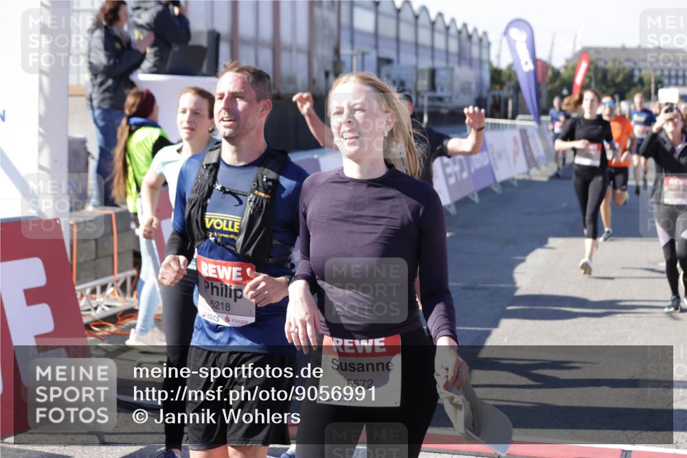 03.10.2025 - Köhlbrandbrückenlauf Jannik Wohlers http://msf.ph/oto/9056991 03.10.2025 13:11:14 Ziel 4135, 4521, 5218, 5258, 5522, 5754, 6272, 6572, 6685, 6686, 6727, 6751 meine-sportfotos.de