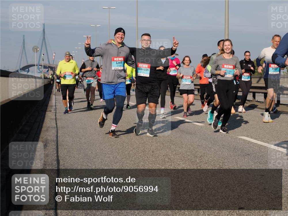 03.10.2025 - Köhlbrandbrückenlauf Fabian Wolf http://msf.ph/oto/9056994 03.10.2025 10:03:43 Position 3 2720, 2721, 2977, 3772 meine-sportfotos.de