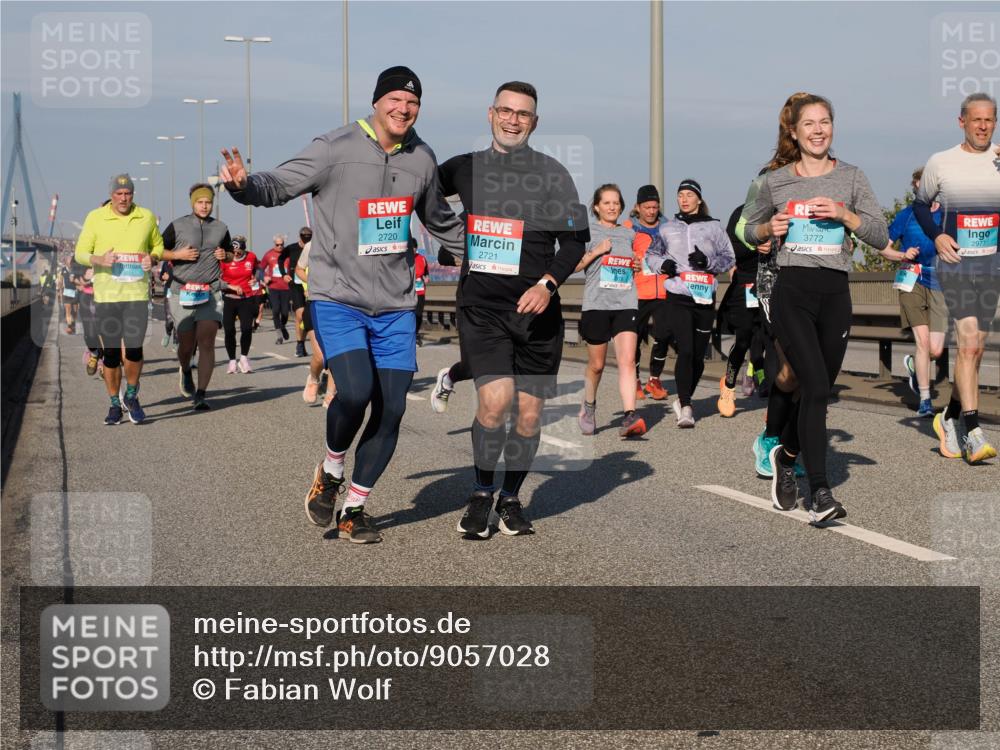 03.10.2025 - Köhlbrandbrückenlauf Fabian Wolf http://msf.ph/oto/9057028 03.10.2025 10:03:44 Position 3 3221, 2720, 2721, 78, 3772, 2977 meine-sportfotos.de