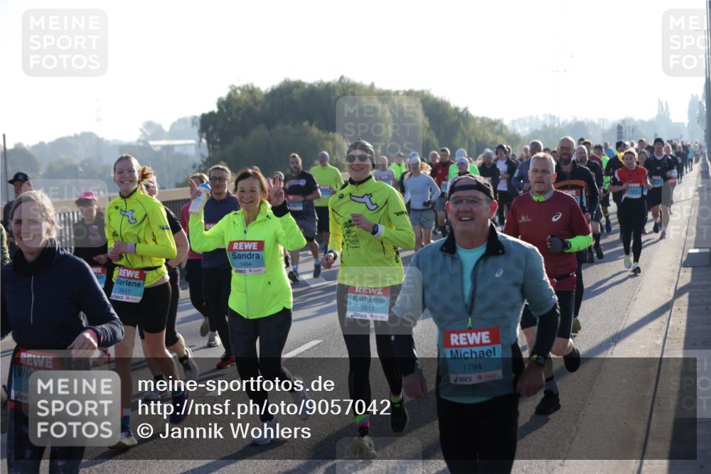 03.10.2025 - Köhlbrandbrückenlauf Jannik Wohlers http://msf.ph/oto/9057042 03.10.2025 09:21:08 Position 3 2188, 3611, 1454, 3612, 1794 meine-sportfotos.de