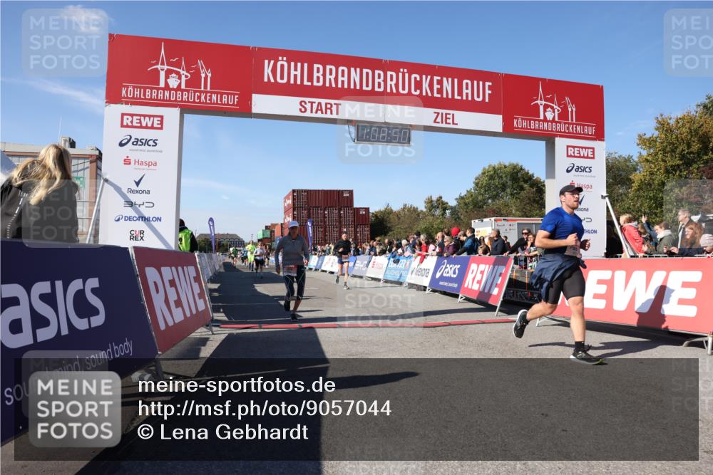 03.10.2025 - Köhlbrandbrückenlauf Lena Gebhardt http://msf.ph/oto/9057044 03.10.2025 13:08:50 Ziel 4138, 4213, 4340, 4544, 5705, 6034, 6232, 6233 meine-sportfotos.de