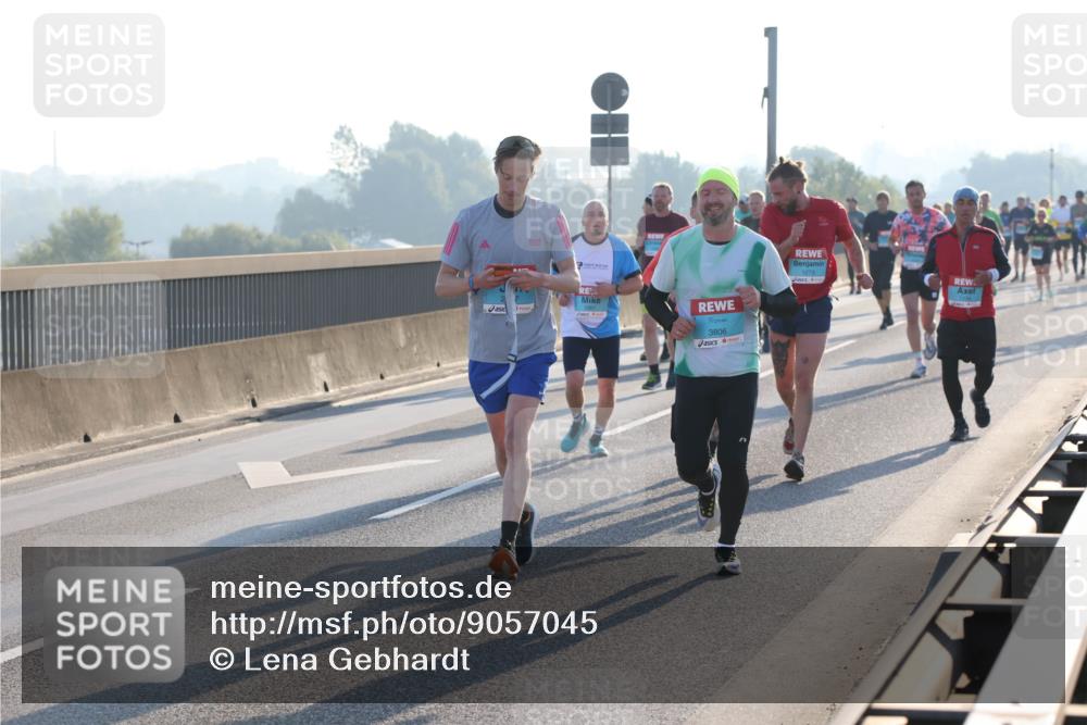 03.10.2025 - Köhlbrandbrückenlauf Lena Gebhardt http://msf.ph/oto/9057045 03.10.2025 09:17:46 Position 1 3806, 1273 meine-sportfotos.de