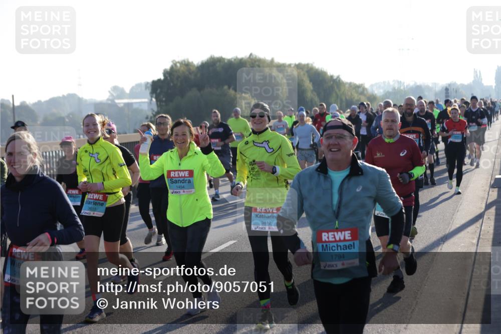 03.10.2025 - Köhlbrandbrückenlauf Jannik Wohlers http://msf.ph/oto/9057051 03.10.2025 09:21:08 Position 3 2188, 3611, 1454, 3612, 1794 meine-sportfotos.de