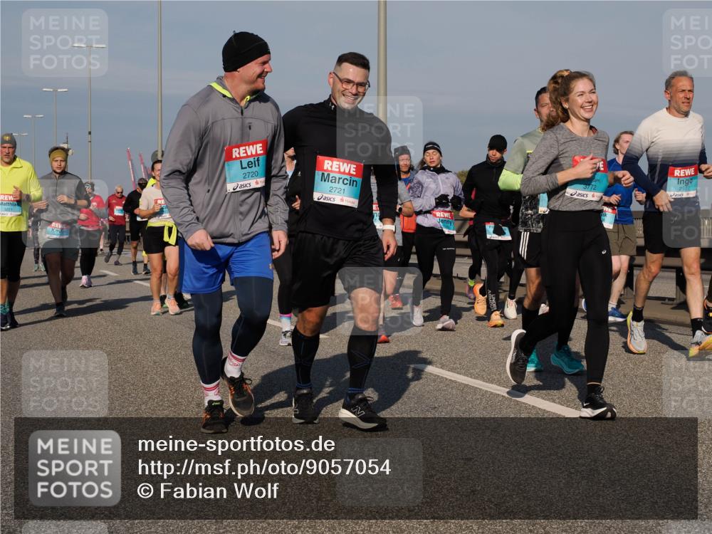 03.10.2025 - Köhlbrandbrückenlauf Fabian Wolf http://msf.ph/oto/9057054 03.10.2025 10:03:44 Position 3 2720, 2721, 3772, 2977 meine-sportfotos.de