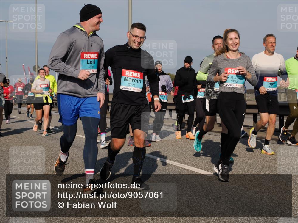 03.10.2025 - Köhlbrandbrückenlauf Fabian Wolf http://msf.ph/oto/9057061 03.10.2025 10:03:44 Position 3 2720, 2721, 3772, 2977 meine-sportfotos.de