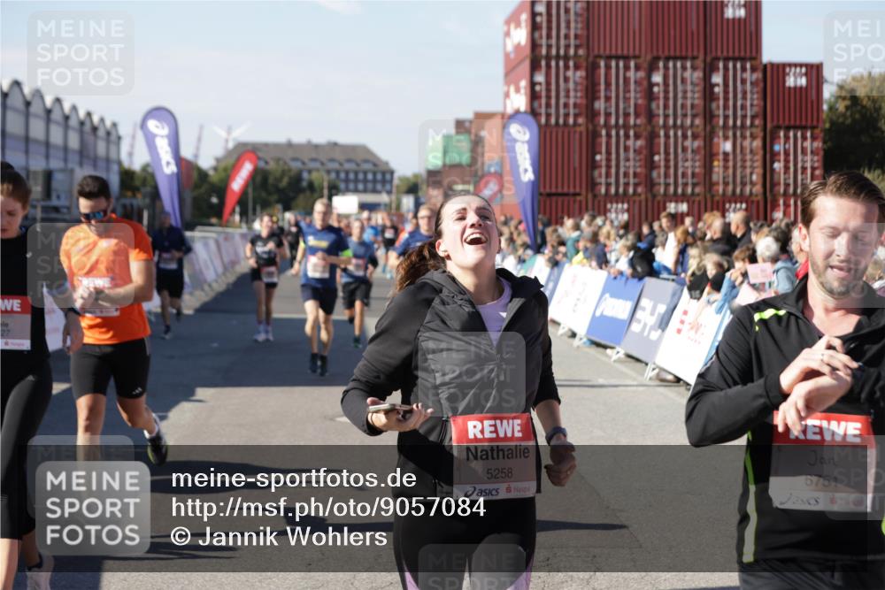 03.10.2025 - Köhlbrandbrückenlauf Jannik Wohlers http://msf.ph/oto/9057084 03.10.2025 13:11:16 Ziel 4135, 4293, 4521, 5218, 5258, 5522, 5754, 6080, 6272, 6572, 6685, 6686, 6726, 6727, 6751 meine-sportfotos.de