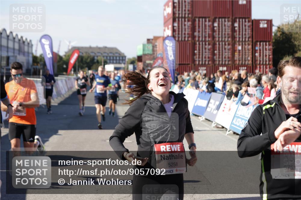 03.10.2025 - Köhlbrandbrückenlauf Jannik Wohlers http://msf.ph/oto/9057092 03.10.2025 13:11:16 Ziel 4135, 4293, 4521, 5218, 5258, 5522, 5754, 6080, 6272, 6572, 6685, 6686, 6726, 6727, 6751 meine-sportfotos.de