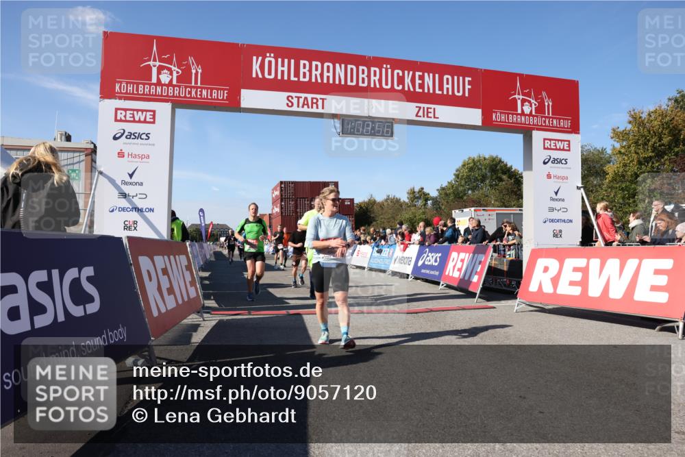 03.10.2025 - Köhlbrandbrückenlauf Lena Gebhardt http://msf.ph/oto/9057120 03.10.2025 13:08:56 Ziel 4057, 4138, 4213, 4340, 4381, 4403, 4505, 4544, 5705, 5842, 6034, 6233, 6372 meine-sportfotos.de