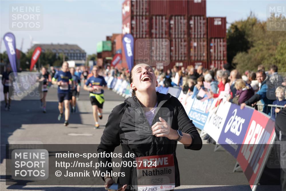 03.10.2025 - Köhlbrandbrückenlauf Jannik Wohlers http://msf.ph/oto/9057124 03.10.2025 13:11:17 Ziel 4135, 4293, 4521, 4597, 5218, 5258, 5522, 5754, 6080, 6272, 6572, 6685, 6686, 6726, 6727, 6751 meine-sportfotos.de