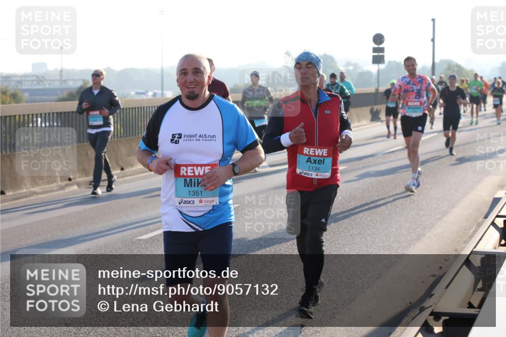03.10.2025 - Köhlbrandbrückenlauf Lena Gebhardt http://msf.ph/oto/9057132 03.10.2025 09:17:51 Position 1 1351, 1134 meine-sportfotos.de