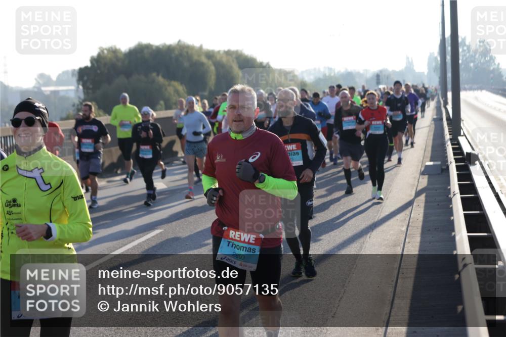 03.10.2025 - Köhlbrandbrückenlauf Jannik Wohlers http://msf.ph/oto/9057135 03.10.2025 09:21:10 Position 3 3612, 2800 meine-sportfotos.de
